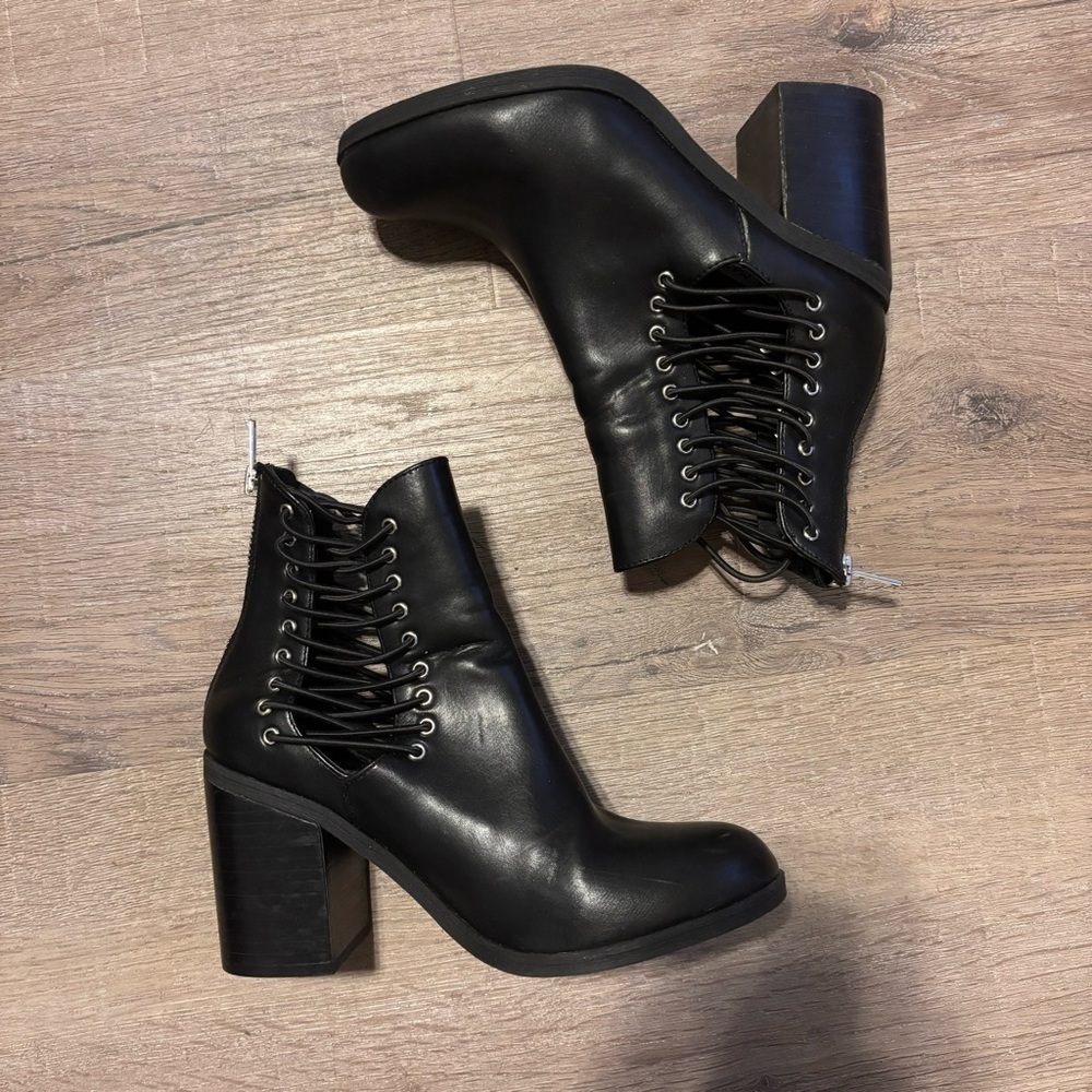 Steve Madden Womens Black Leather Ankle Boots 6.5 EUC